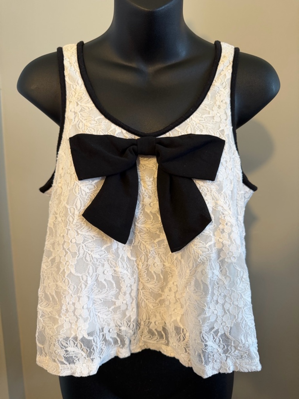 Forever 21 White Lace Tank Top with Black Bow